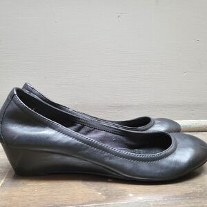 Jessica Simpson wedge - black size 8.5